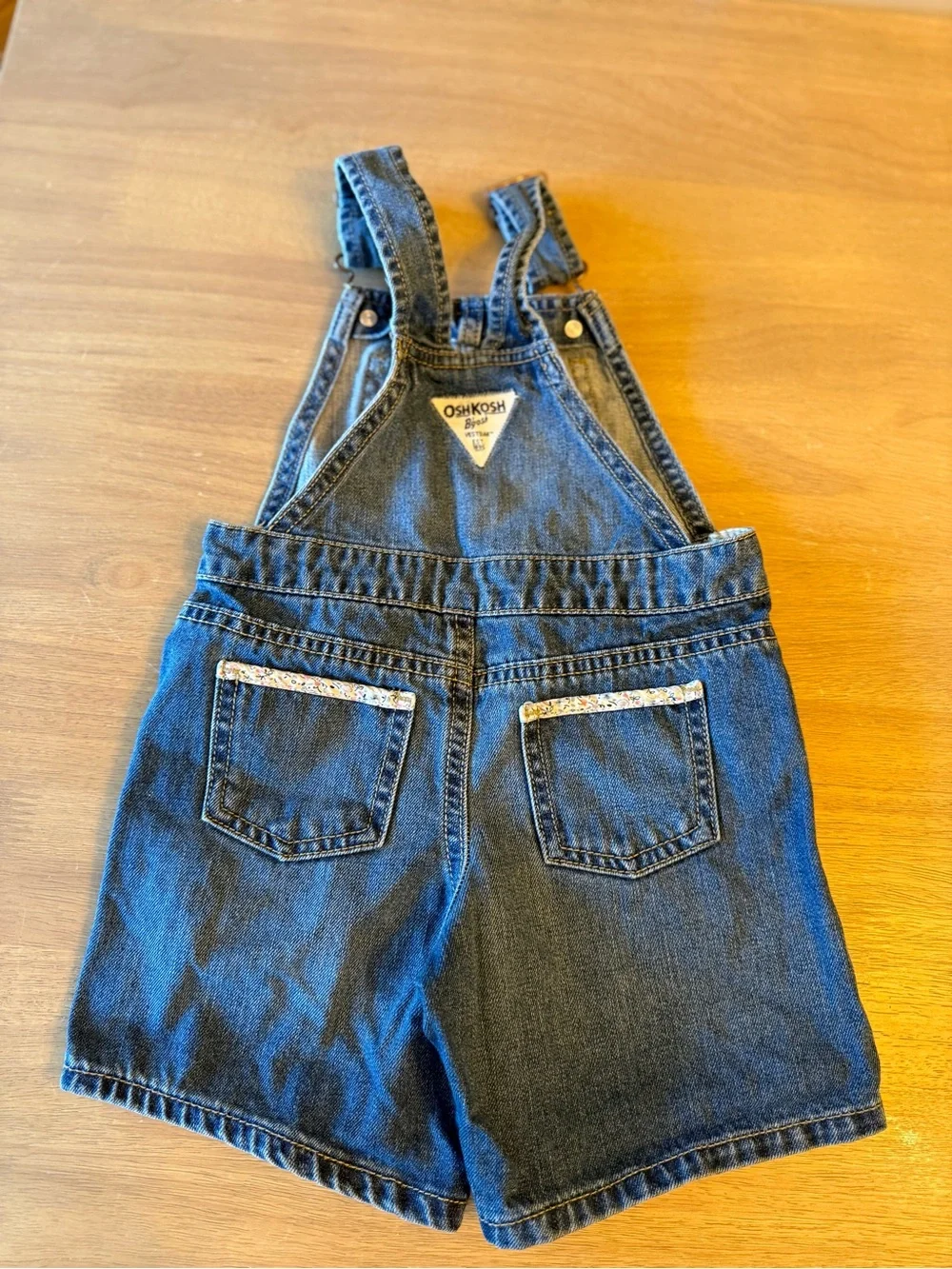 oshkosh bgosh girl blue jean and floral shorts Size 2T